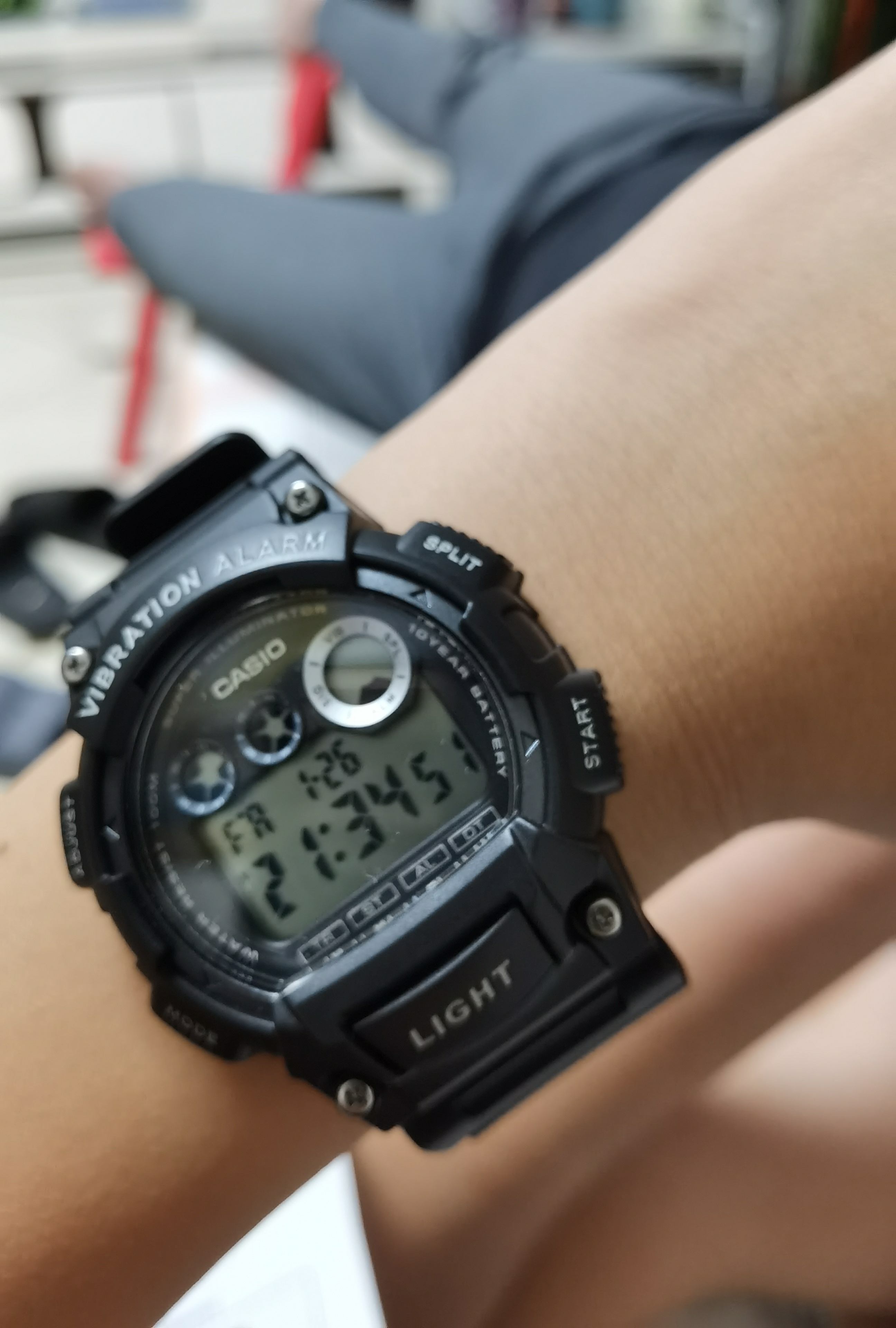 十年电力之选 卡西欧W-800H-1A复古电子表，潮流与实用的完美结合